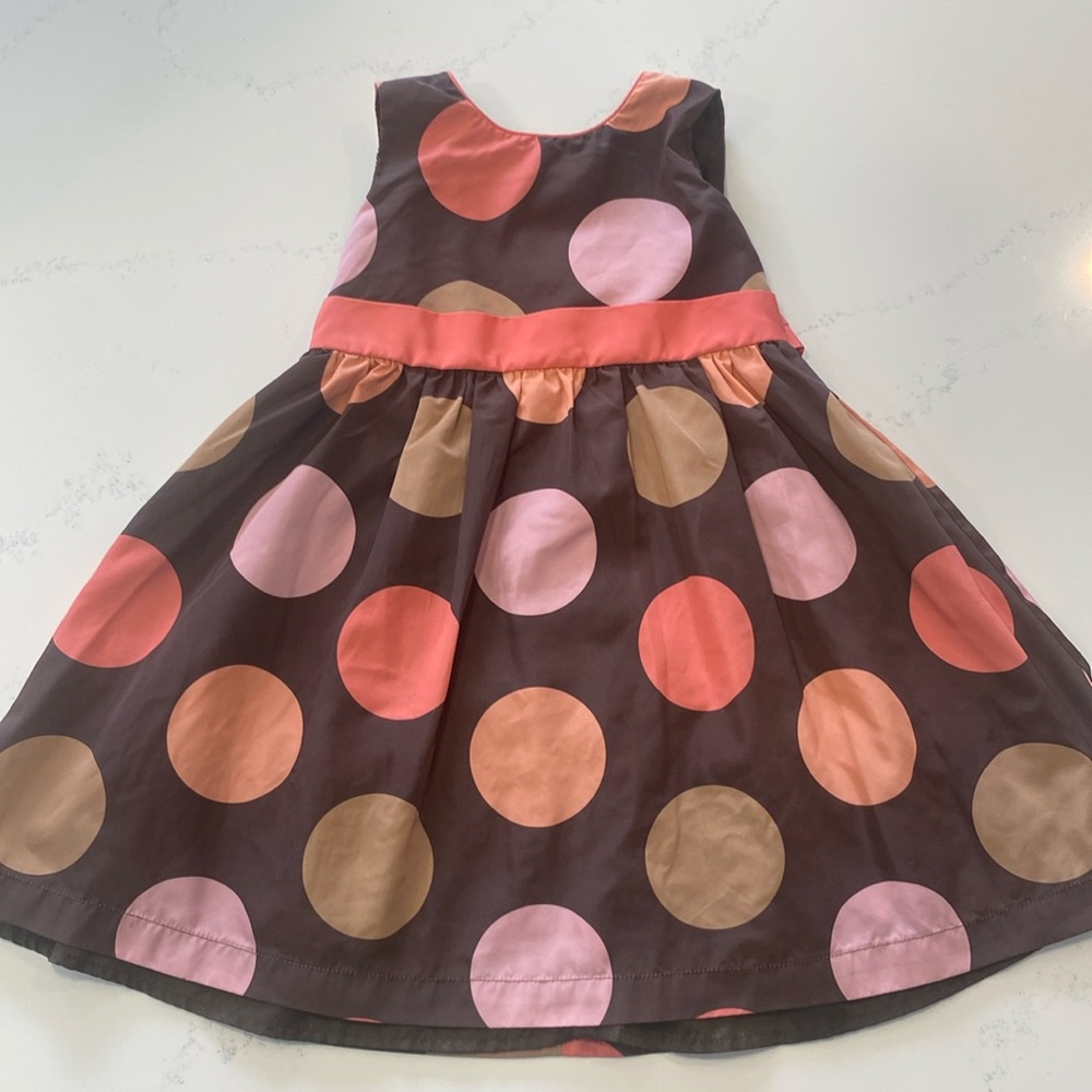 Very cute polkadotted, lined party dress. Girls size 3 year